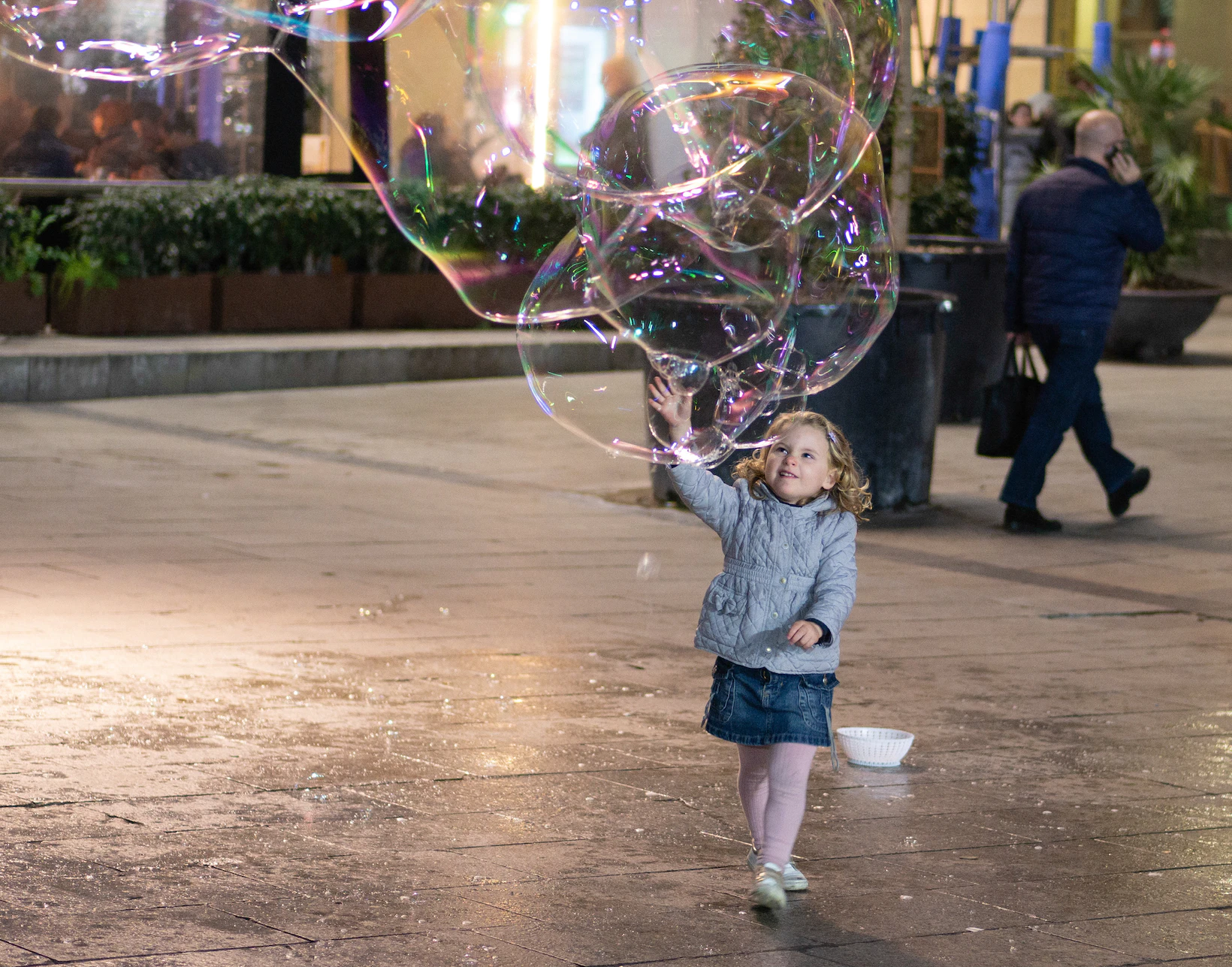 photo-1578155019921-1f48b46c5cbe